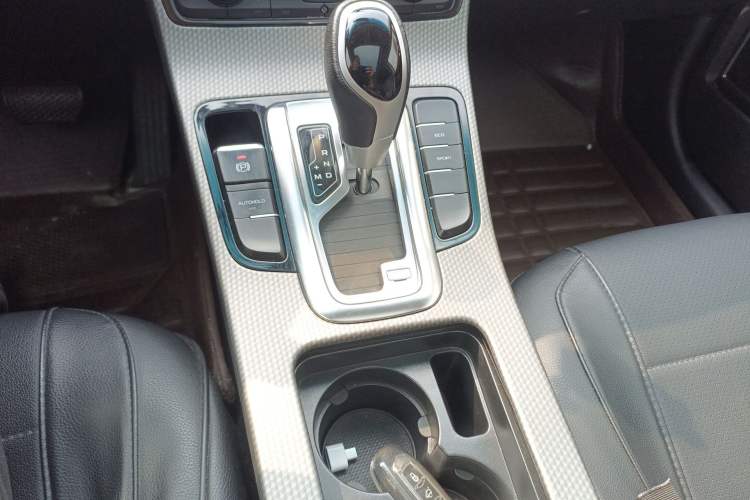 Used Geely Auto Emgrand GS 2016 Elegant Edition 1.3T Automatic LingShang Model Gear Lever