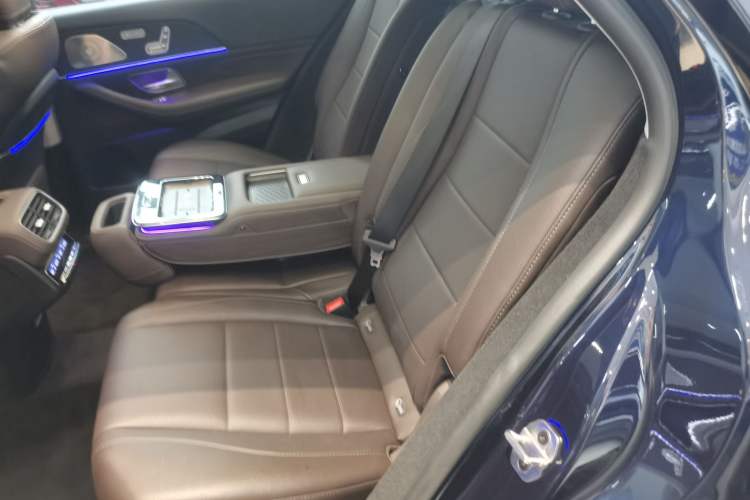 Used Mercedes-Benz GLE 2022 Refreshed GLE 450 4MATIC Luxury Edition Left Rear Seat