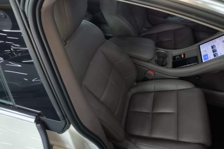 Used IM L6 2025 Ultra Model
