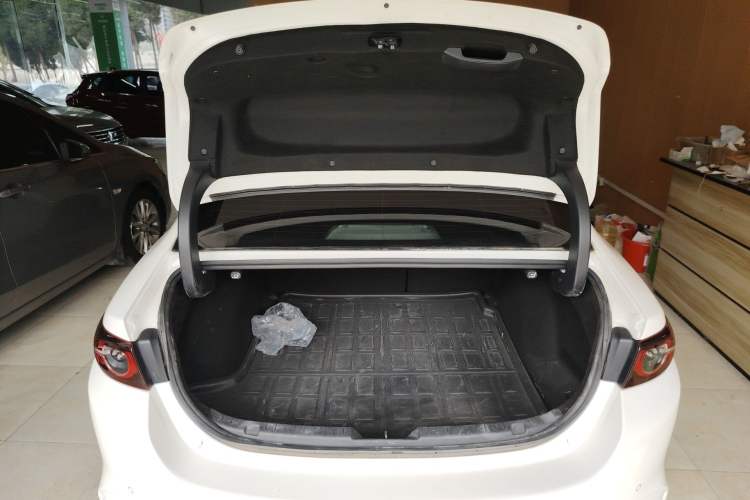 Used Mazda 3 Axela 2021 2.0L Automatic Zhiyao Edition Trunk