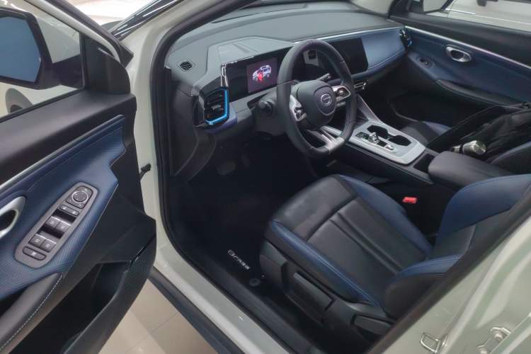 Used GAC Trumpchi GS3 2025 Shadow Speed 270T Enjoyment Edition Soaring to New Heights Driver Seat