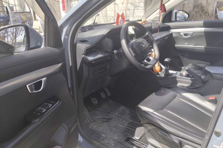 Used Wuling Asta 2021 1.5T Manual Starlight Edition Driver Seat