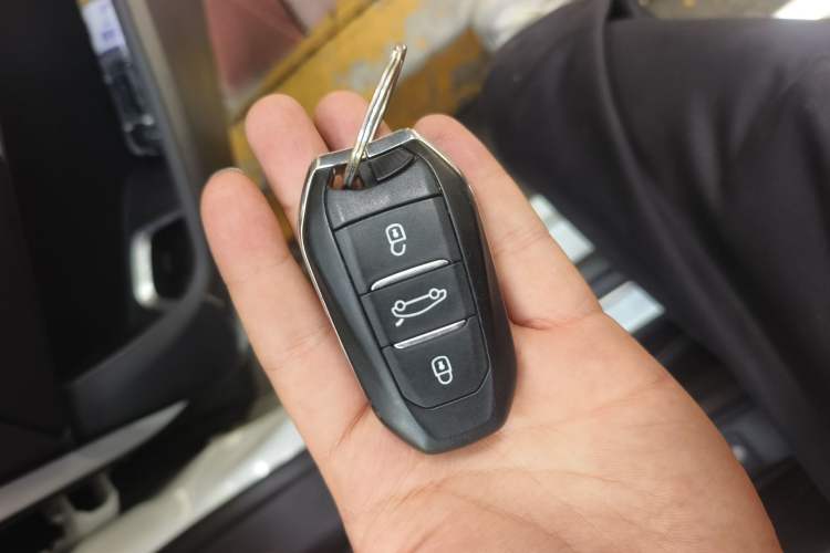 Used DS 5 2013 1.6T Luxury Edition THP200