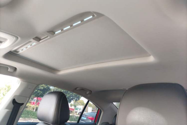 Used Roewe i5 2020 1.5L Automatic 4G Connect Luxury Flagship Edition