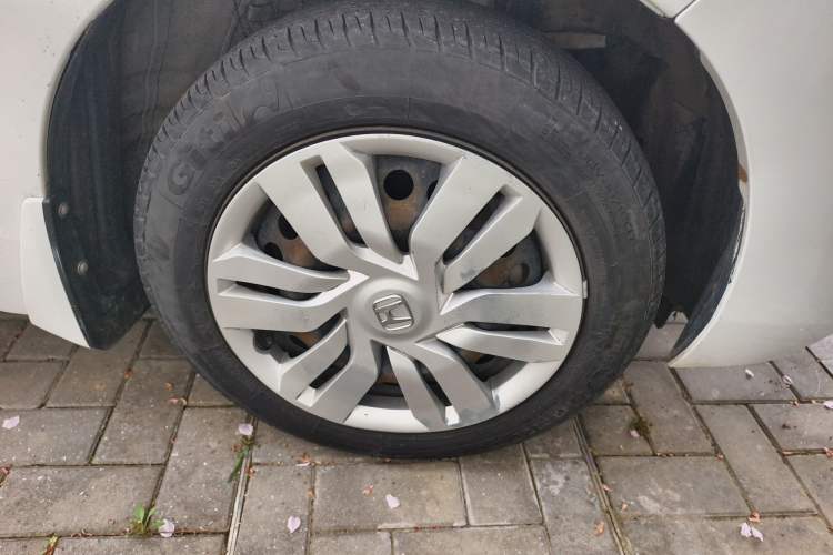 Used Honda Fit 2014 1.5L LX CVT Comfort Model Right Front Wheel Hub