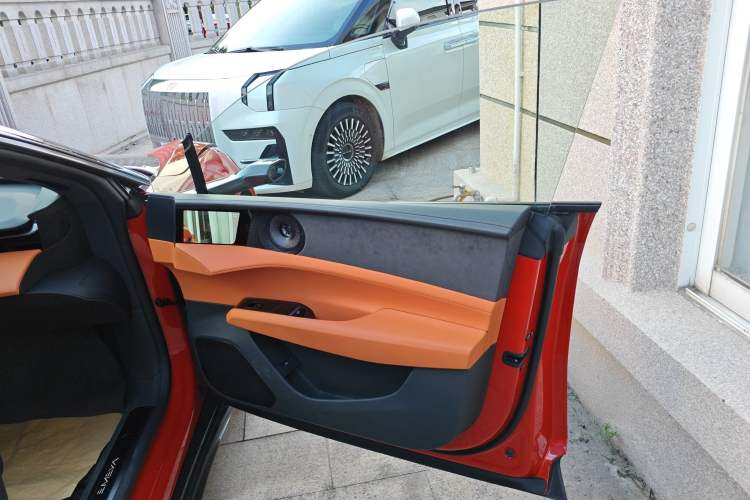 Used Lotus EMEYA 2024 EMEYA R+
