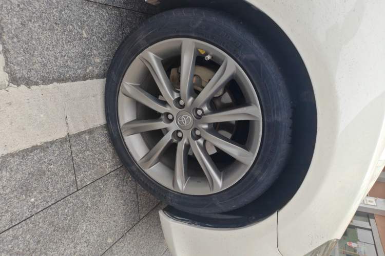 Used Toyota Reiz 2013 2.5V Shangrui Edition Right Front Wheel Hub