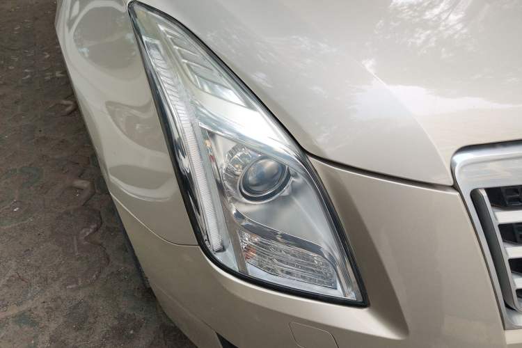 Used Cadillac XTS 2015 28T Comfort Model Right Front Headlight