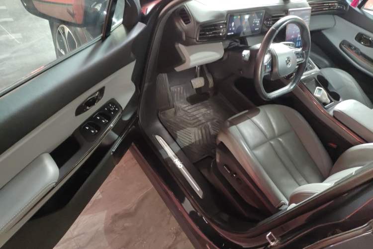 Used Nio ES8 2020 580 km Range Signature Edition Six-Seater Version
