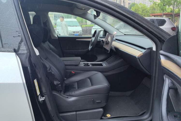 Used Tesla Model Y 2022 Rear-Wheel-Drive Version