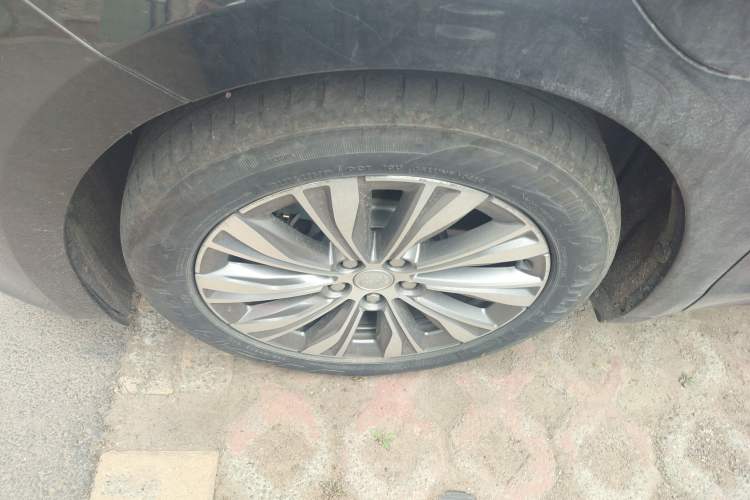 Used Hongqi E-QM5 2024 610 km PLUS
