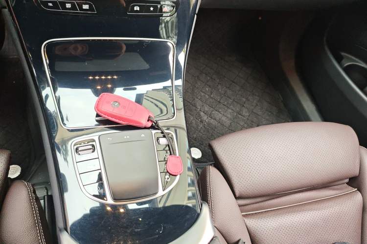 Used Mercedes-Benz GLC 2022 Facelifted GLC 260 L 4MATIC Dynamic Edition Gear Lever