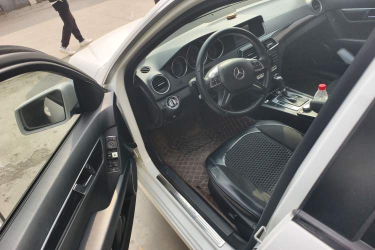 Used Mercedes-Benz C-Class 2013 C 180 Classic Grand Edition