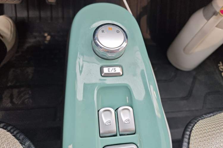 Used CHANGAN NEVO Lumin 2022 301km Honey-Sweet Version Gear Lever