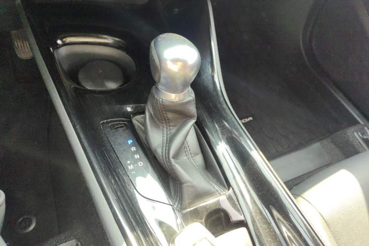 Used Toyota IZOA 2018 2.0L Yichi Version China VI Standard
