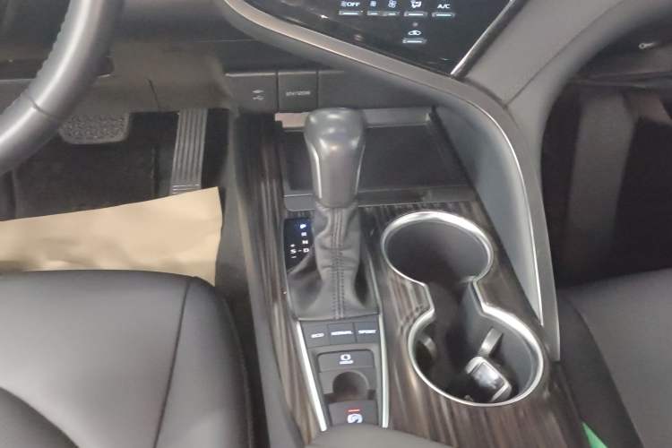Used Toyota Camry 2019 2.5G Luxury Edition China V Standard Gear Lever