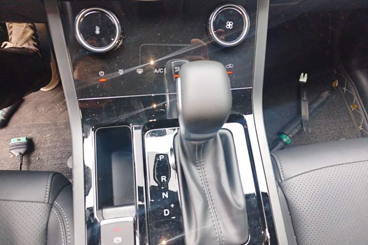 Used Chery Tiggo 5x 2025 1.5L CVT Excellence Edition Gear Lever