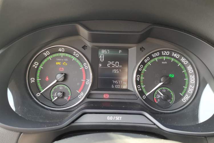 Used Skoda Octavia 2019 1.5L Automatic SmartDrive Comfort Edition China VI Standard