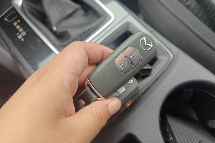 Used Mazda CX-5 2015 2.0L Automatic Two-Wheel Drive Urban Version
