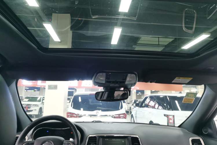 Used Jeep Grand Cherokee (Import) 2017 3.0L Comfort Navigation Edition
