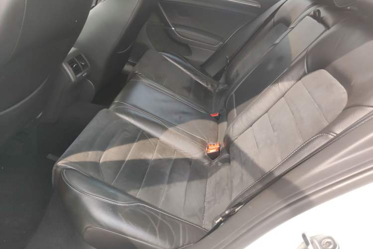 Used Volkswagen Golf 2018 230TSI Automatic Luxury Version
