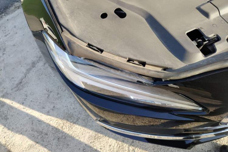 Used Volvo S90 2023 B5 Zhiyuan Luxury Edition Right Front Headlight