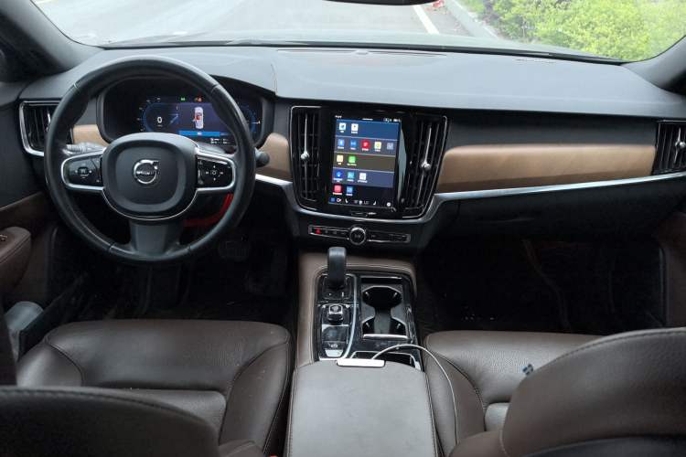 Used Volvo S90 New Energy 2022 Restyled T8 E-Drive Hybrid Zhiyi Luxury Edition Center Console