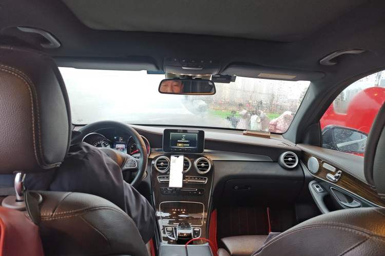 Used Mercedes-Benz GLC 2018 Facelift GLC 260 4MATIC Luxury Edition
