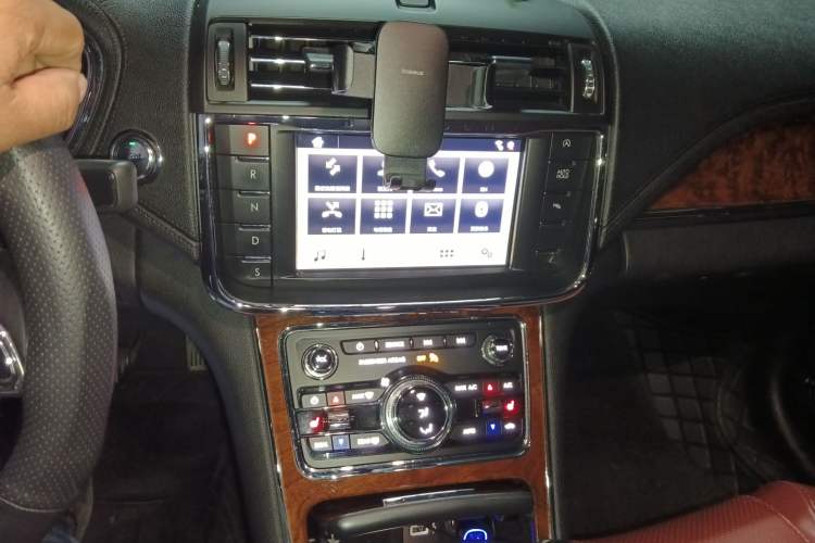 Used Lincoln Continental 2019 2.0T Two-Wheel Drive Luxury Edition China VI Standard