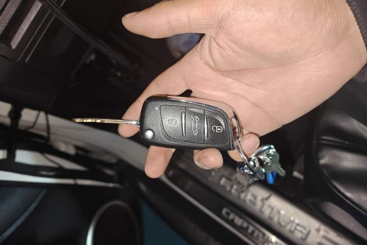 Used Chevrolet Captiva 2014 2.4L 4x4 Flagship Edition 7 Seats
