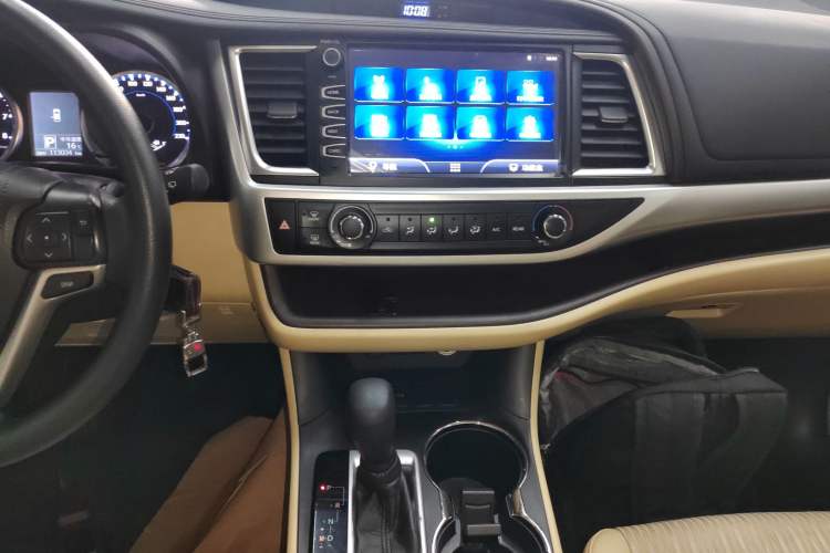 Used Toyota Highlander 2018 2.0T Two-Wheel Drive Elite Edition 7 Seats China VI Standard
