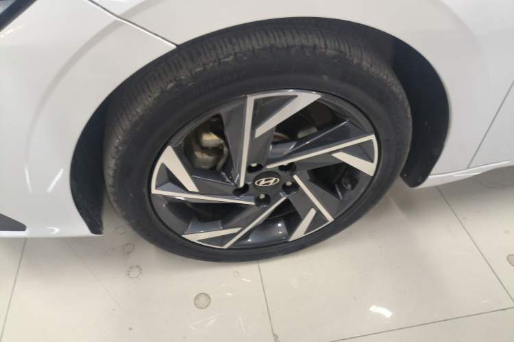 Used Hyundai Elantra 2023 1.5L CVT GLX Elite Edition Left Front Wheel Hub