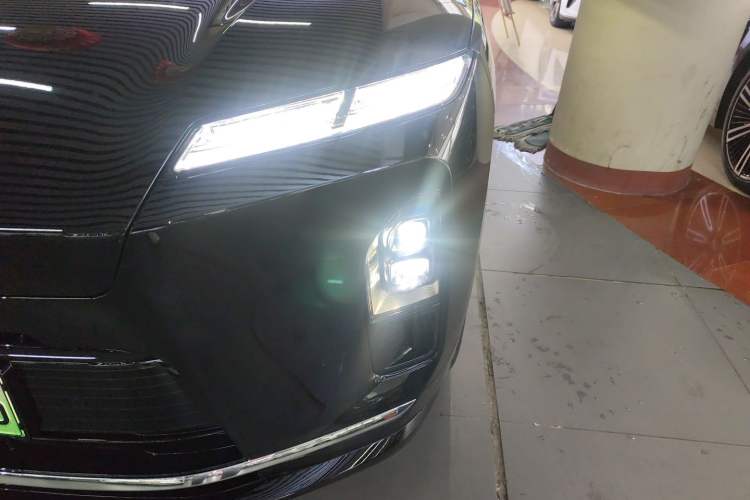 Used Nio ES8 2026 Model 6-seat Executive Signature Edition Left Front Headlight