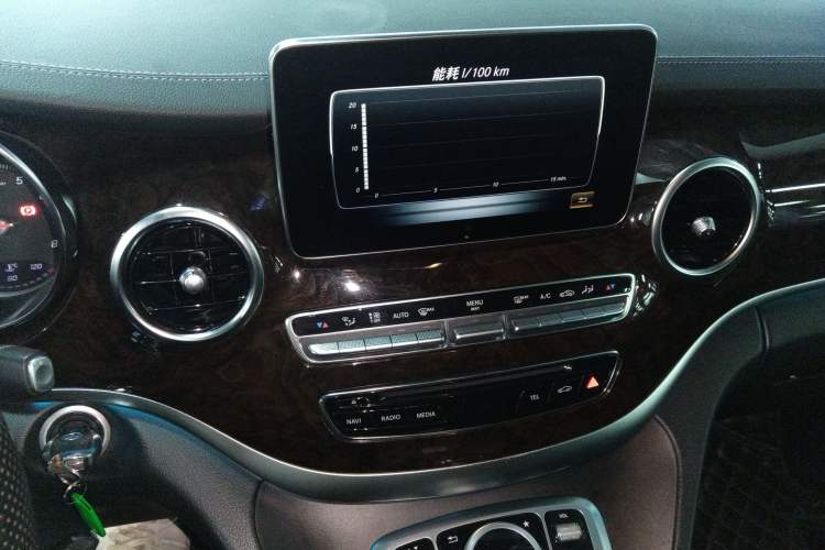 Used Mercedes-Benz V-Class 2018 V 260 L Prestige Extended Version China VI
