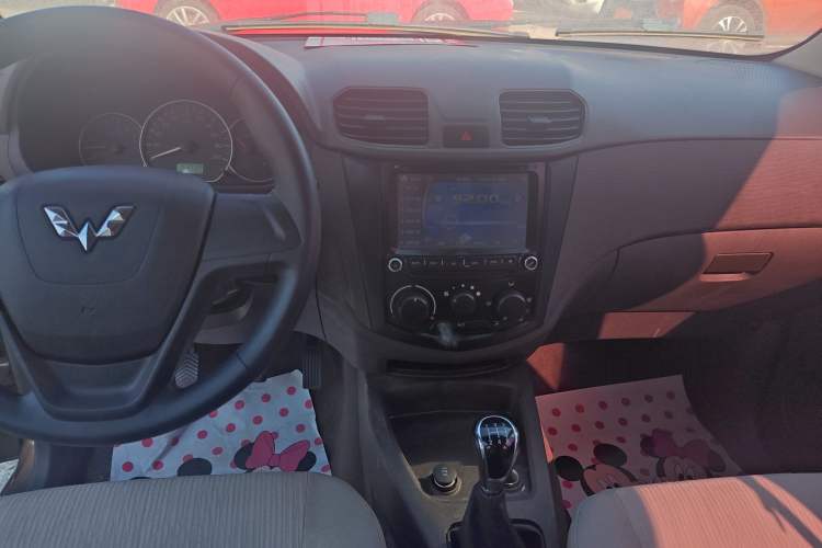 Used Wuling Hongguang 2015 1.5L S Basic Version China V Standard Audio And AC Panel