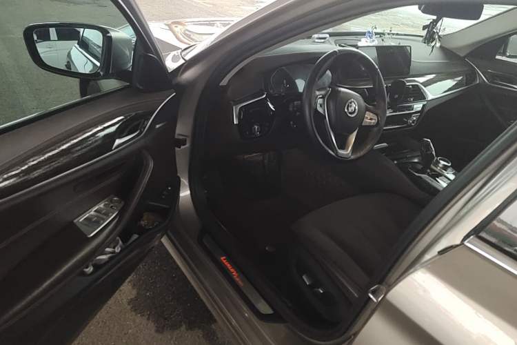 Used BMW 5 Series New Energy 2020 Mileage Upgrade Version 530Le Luxury Package
