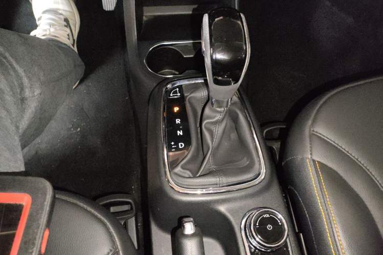 Used Dongfeng Aeolus AX4 2017 1.6L DCT Trendy Style
