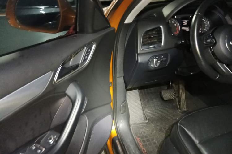 Used Audi Q3 2015 30 TFSI Comfort Model
