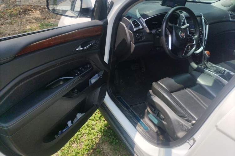 Used Cadillac SRX 2015 3.0L Elite Model Driver Seat