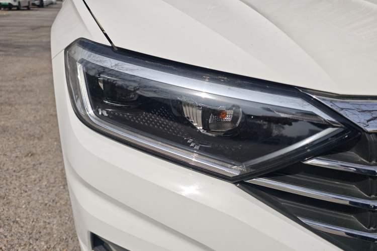 Used Volkswagen Sagitar 2020 280TSI DSG Comfort Version China VI Standard Right Front Headlight