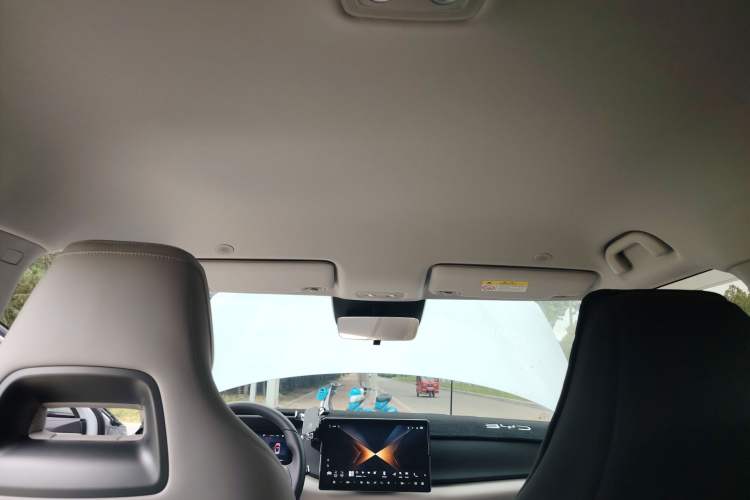 Used BYD Yuan UP 2025 Intelligent Driving Version 401 KM Dynamic Edition
