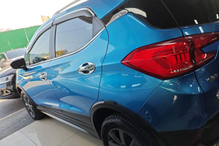 Used BYD Yuan New Energy 2019 EV535 Smart Connect Trendsetting Model Exterior 3