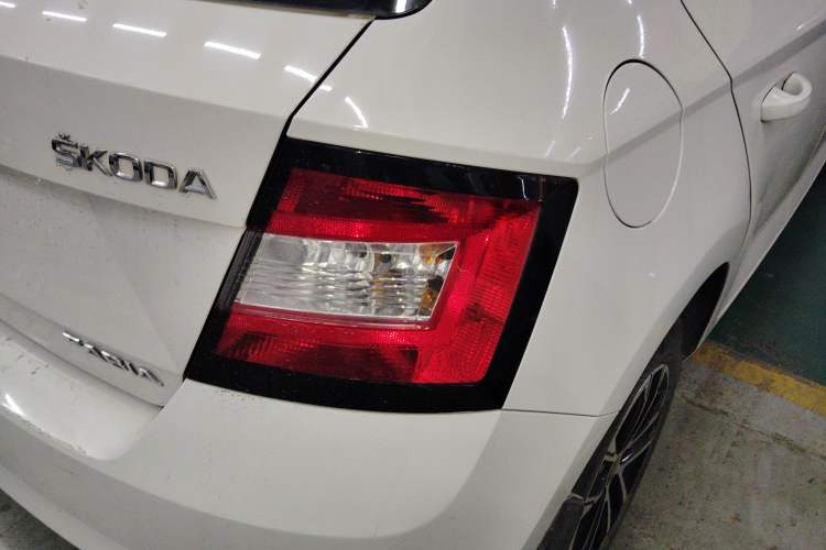 Used Skoda Fabia 2015 1.4L Manual Front-Wheel Drive Model
