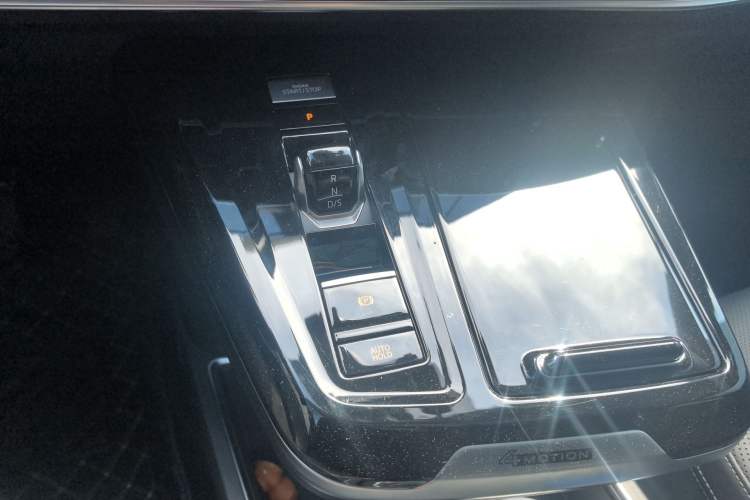 Used Volkswagen Talagon 2024 380TSI All-Wheel Drive Luxury Prestige Pro 6-Seater Gear Lever