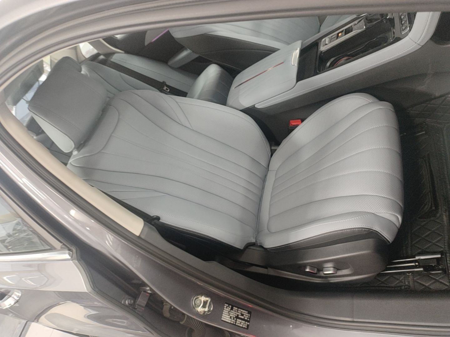 Hongqi H5 PHEV 2025 170 Super Hybrid Version — снимка 19