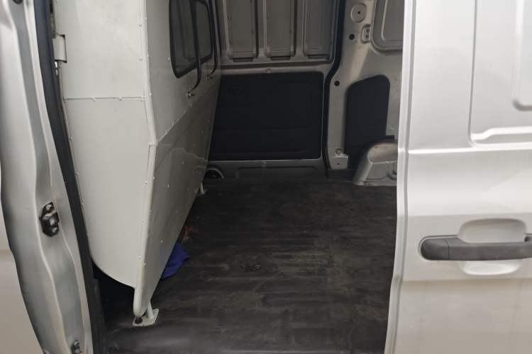 Used Wuling Hongguang V 2021 1.5L Jingqu Edition Enclosed-Window Vehicle LAR