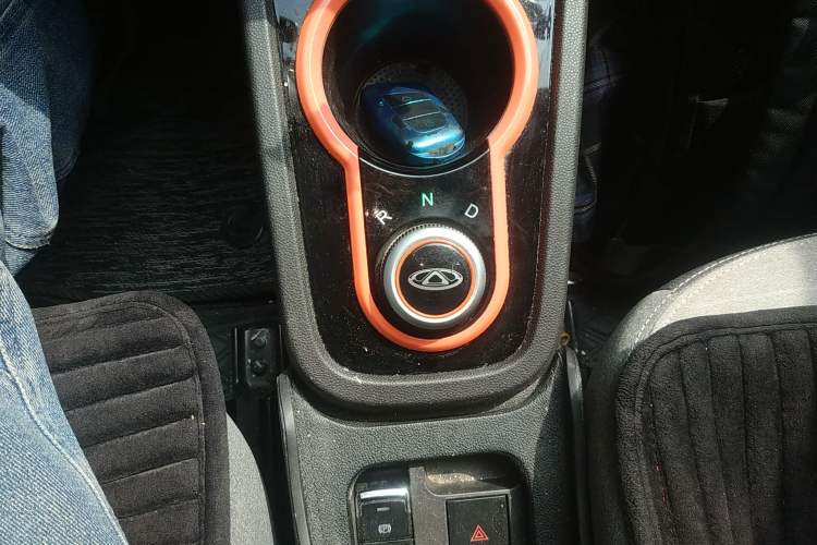Used Chery QQ Little Ant 2021 150 000 Yuan "Ant Fan" Edition New Ant Cool Version Lithium-Ion Battery Gear Lever