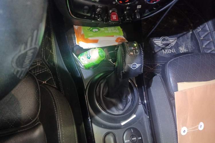 Used MINI Clubman 2018 1.5T COOPER Artist Gear Lever