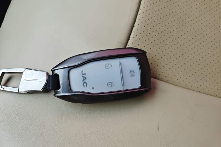 Used JAC Group Refine M5 2016 2.0T Gasoline Automatic Business Edition