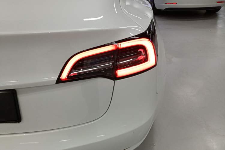 Used Tesla Model 3 2019 Standard Range Rear-Drive Upgraded Version
